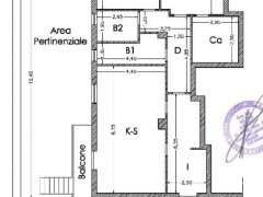 Appartamento con balconi e area pertinenziale - 1